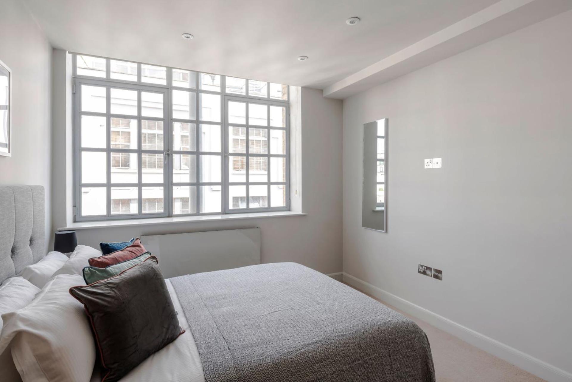 London'S Calling - Farringdon - By Frankie Says Exterior photo