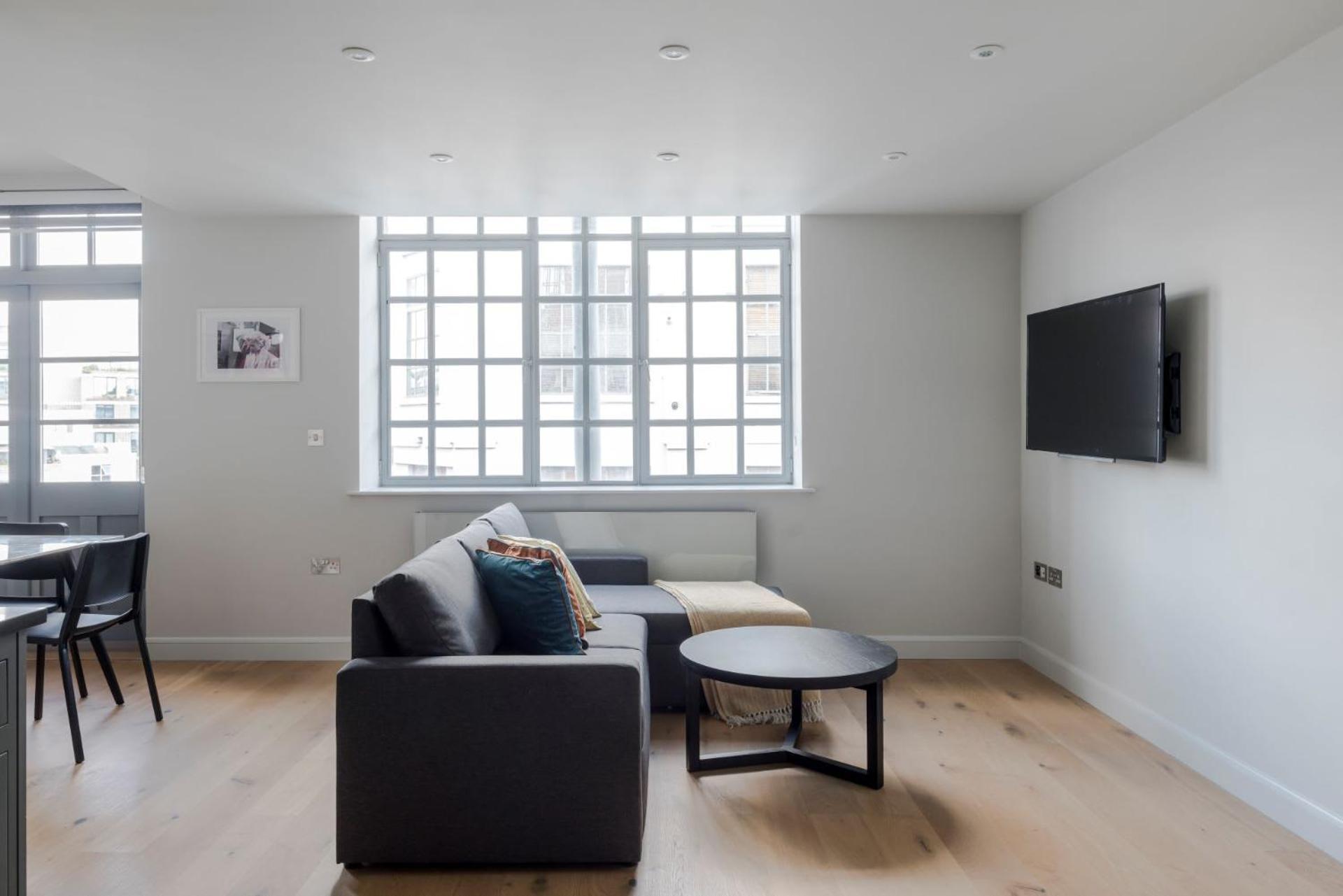 London'S Calling - Farringdon - By Frankie Says Exterior photo